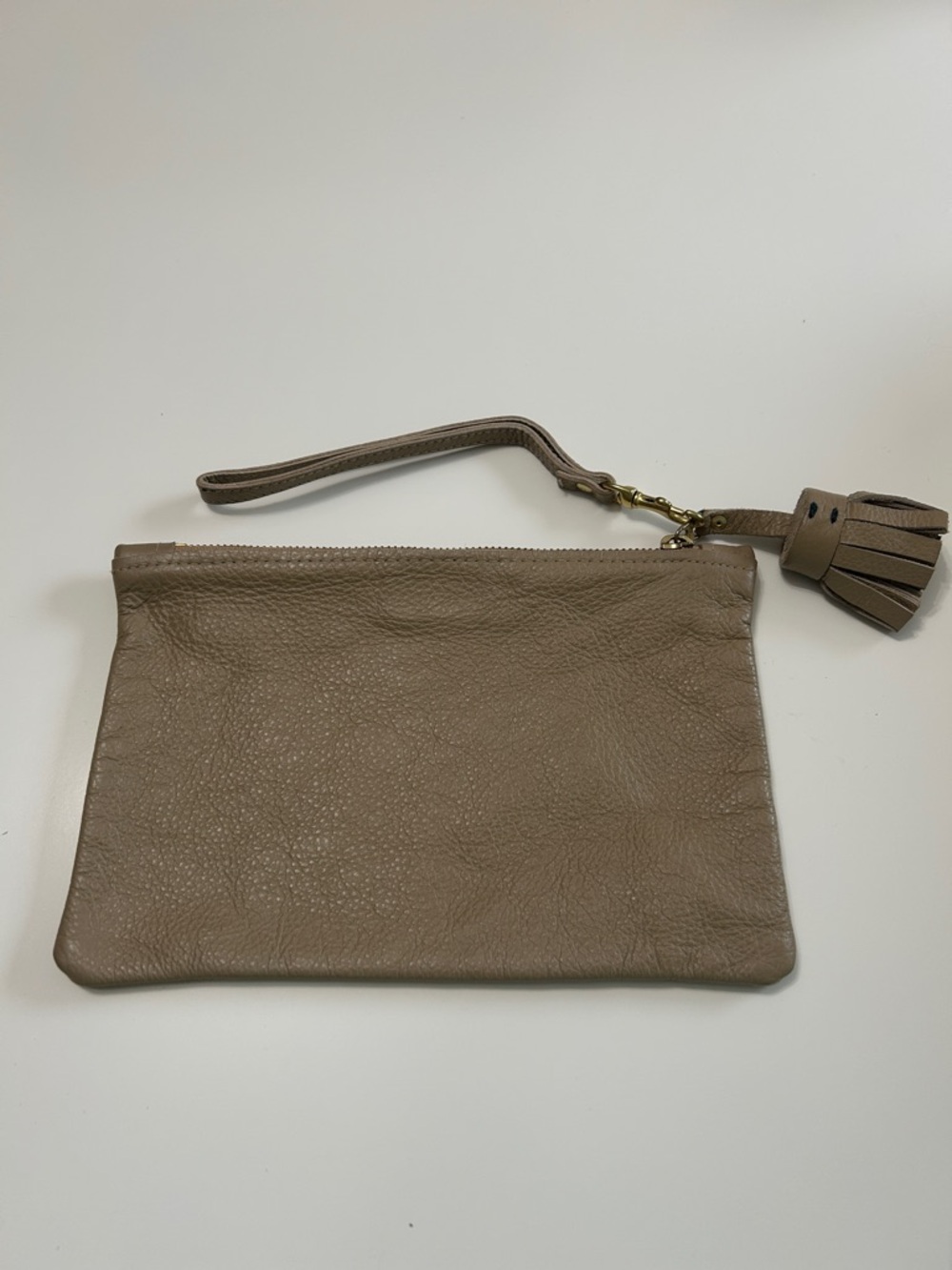 8.6.4. MADE IN USA TAUPE LEATHER WRISTLET